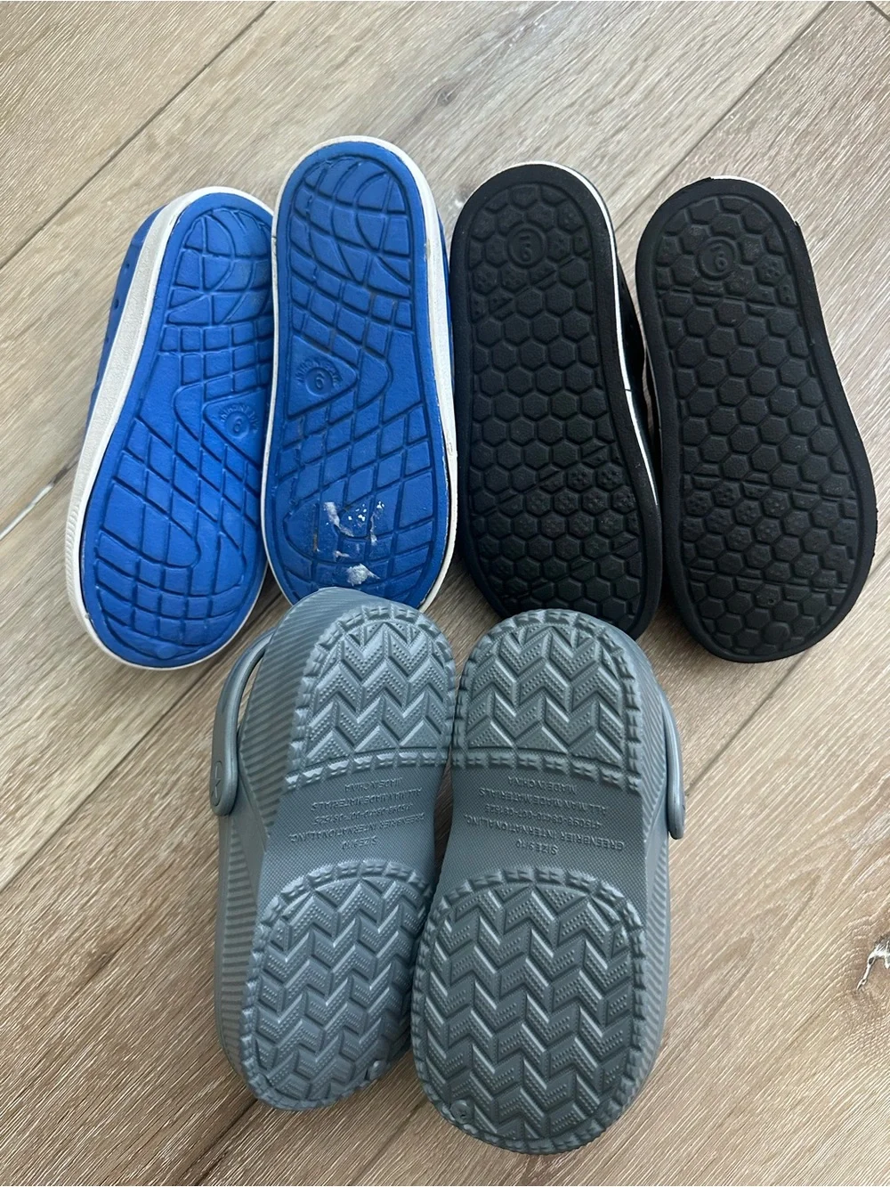 Toddler sz 9 shoes